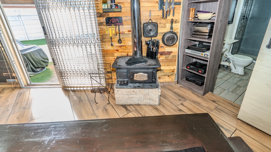 4 Bedroom Property for Sale in De Oude Spruit Western Cape